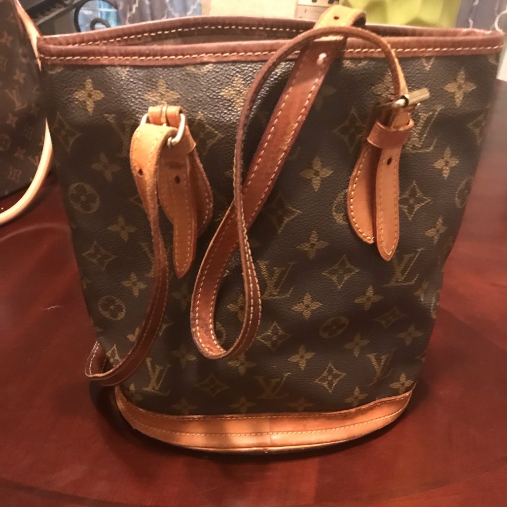 Louis Vuitton Petite bucket. No tears no stains.
